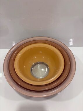 Vintage Pyrex colorware nesting mixing bowl set 322 323 325 brown beige peach
